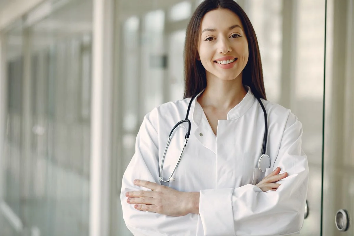 Doctor and patient discussing diabetes management and life expectancy goals